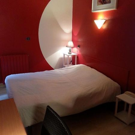 Hotel Du Lion D'Or Marmande Phòng bức ảnh