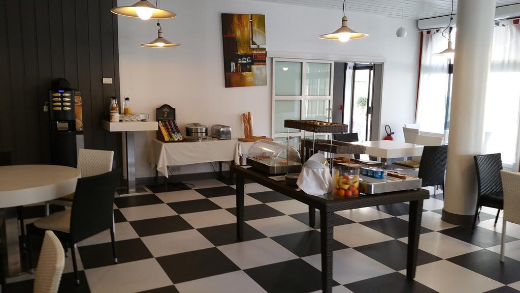 Hotel Du Lion D'Or Marmande Ngoại thất bức ảnh